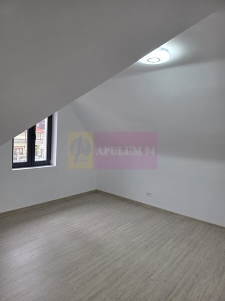 Vila de vanzare cu 6 camere in Sinaia