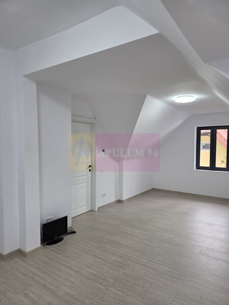 Vila de vanzare cu 6 camere in Sinaia